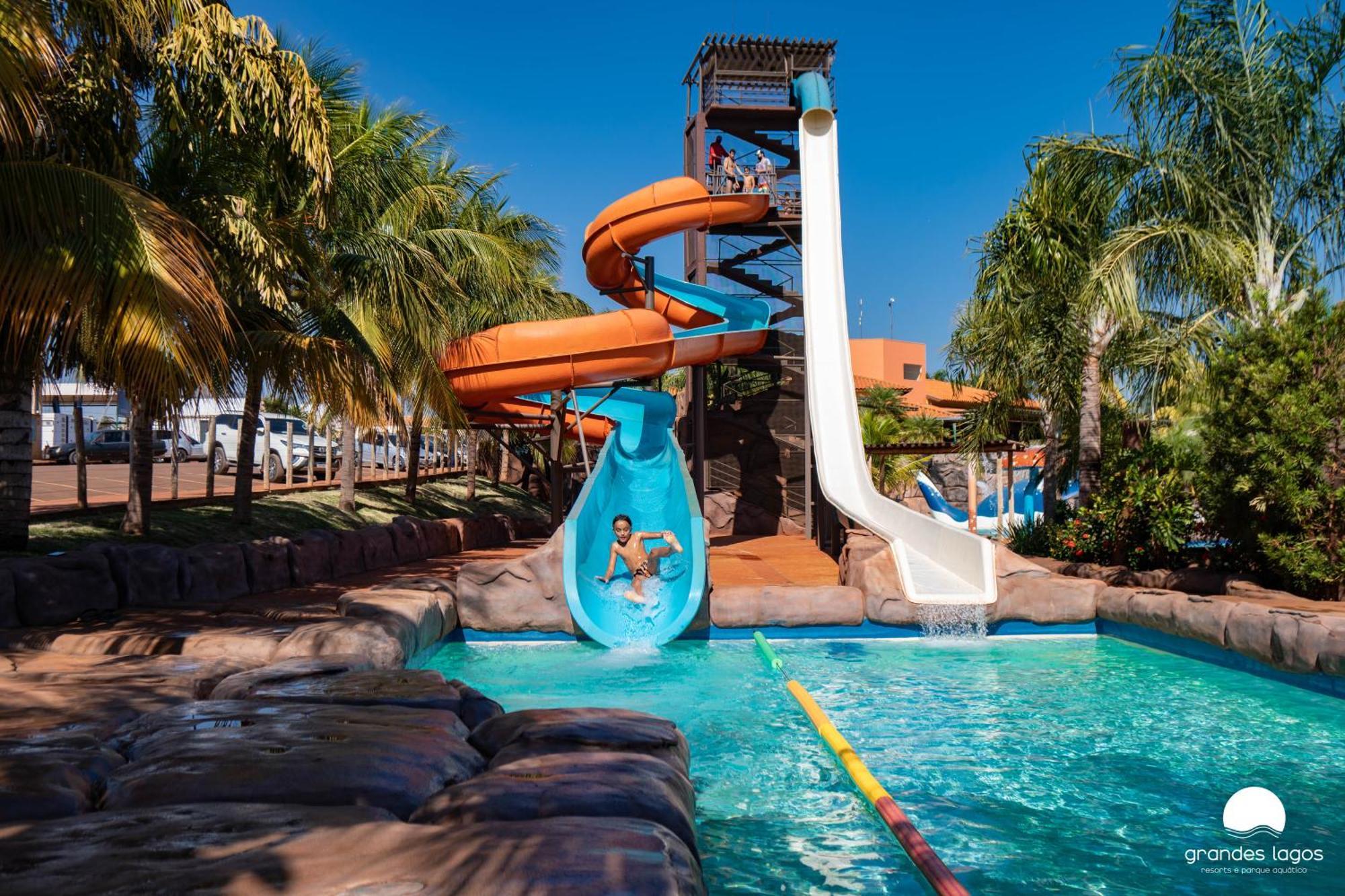 Grandes Lagos Resorts E Parque Aquatico Santa Clara d'Oeste ภายนอก รูปภาพ